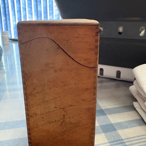 Bayuk Philadelphia Wooden Cigar Box - Picture 3 of 6